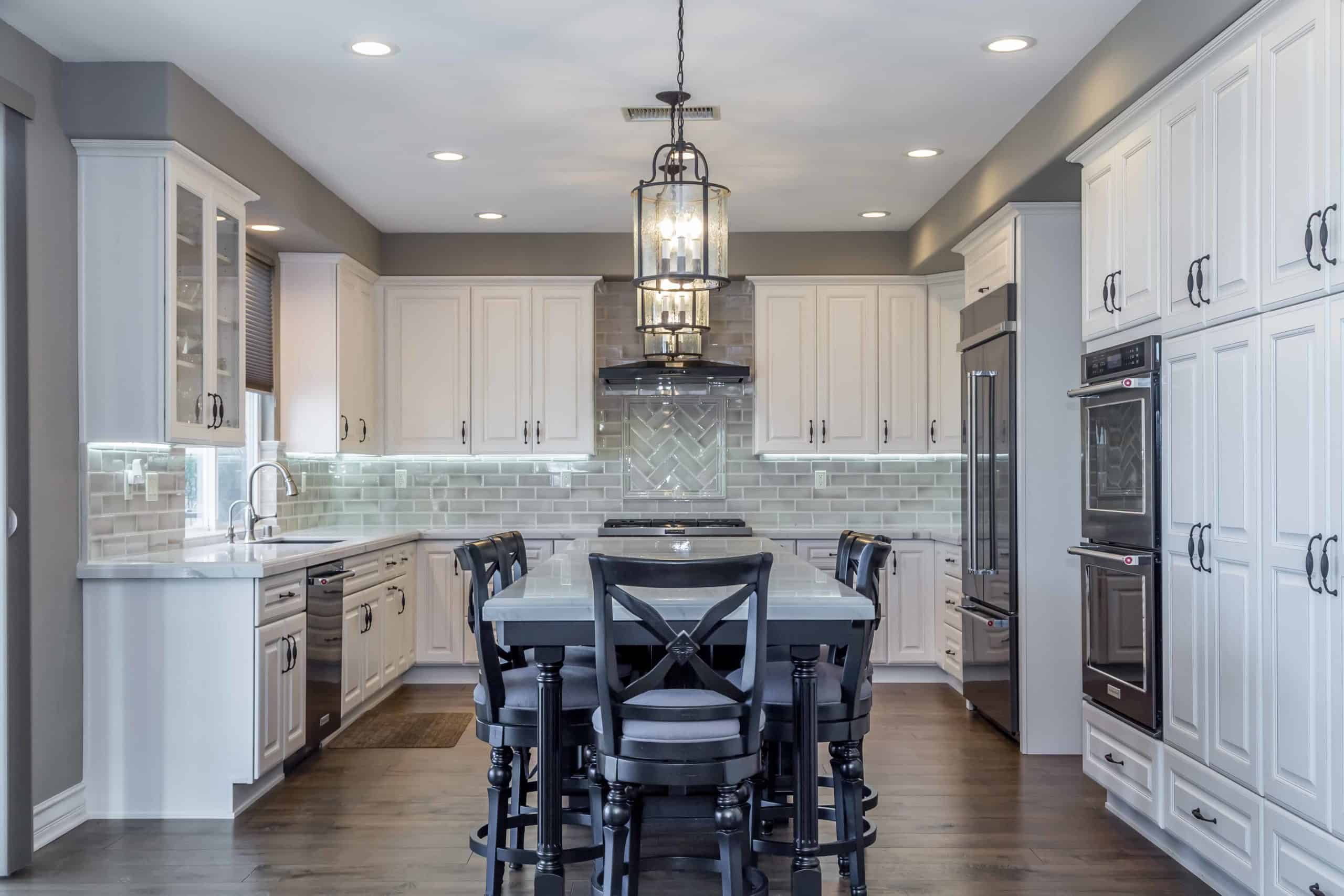 Tips and Tricks for a Light and Dark Themed Kitchen