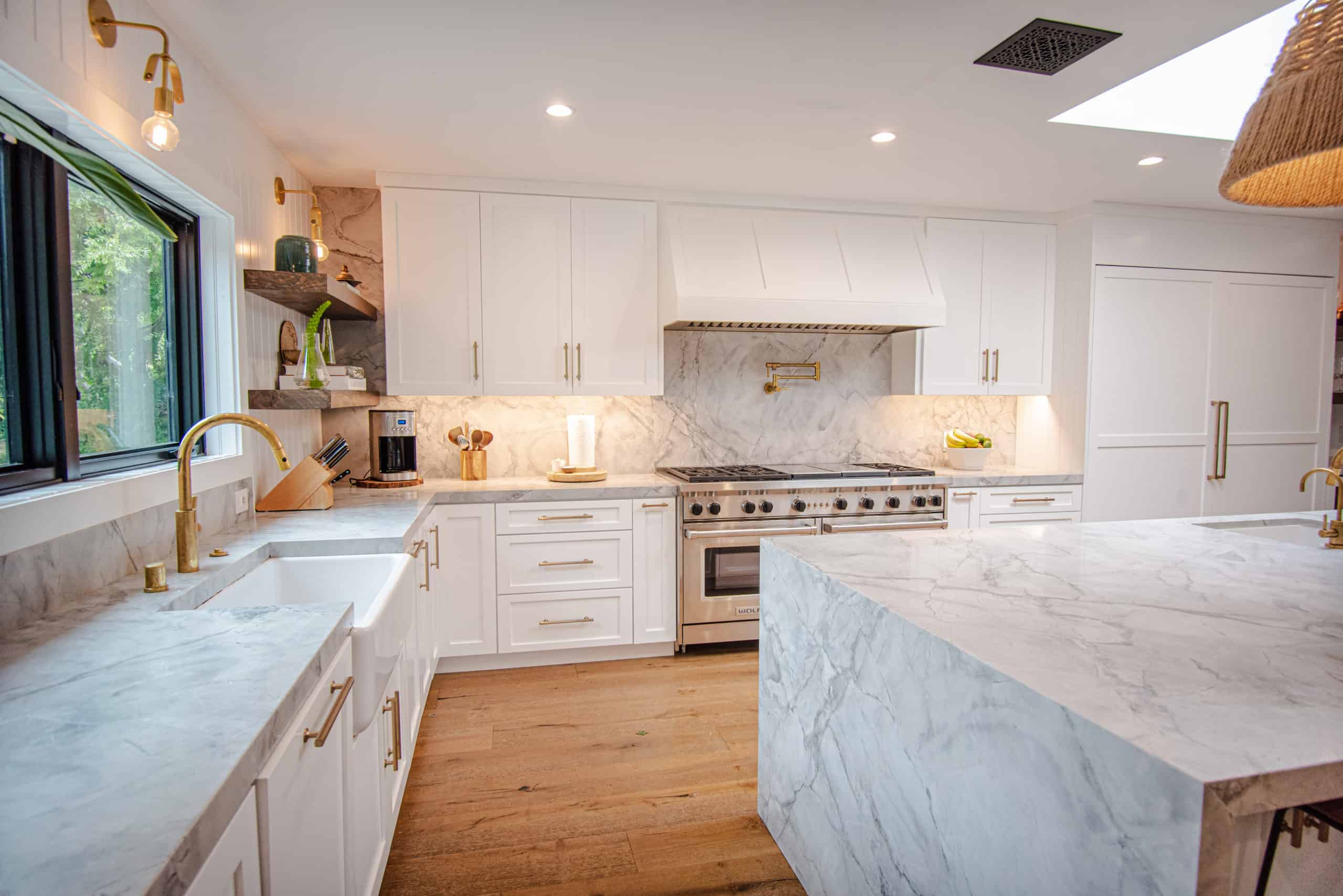 MTD Kitchen Helped Create A California Dream Kitchen Jonathan Simkhai Loves  to Cook In - MTD Kitchen